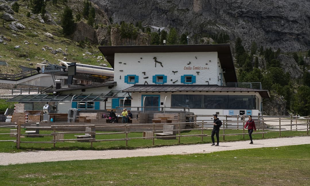 Panoramic tour + hike at the Sassolungo