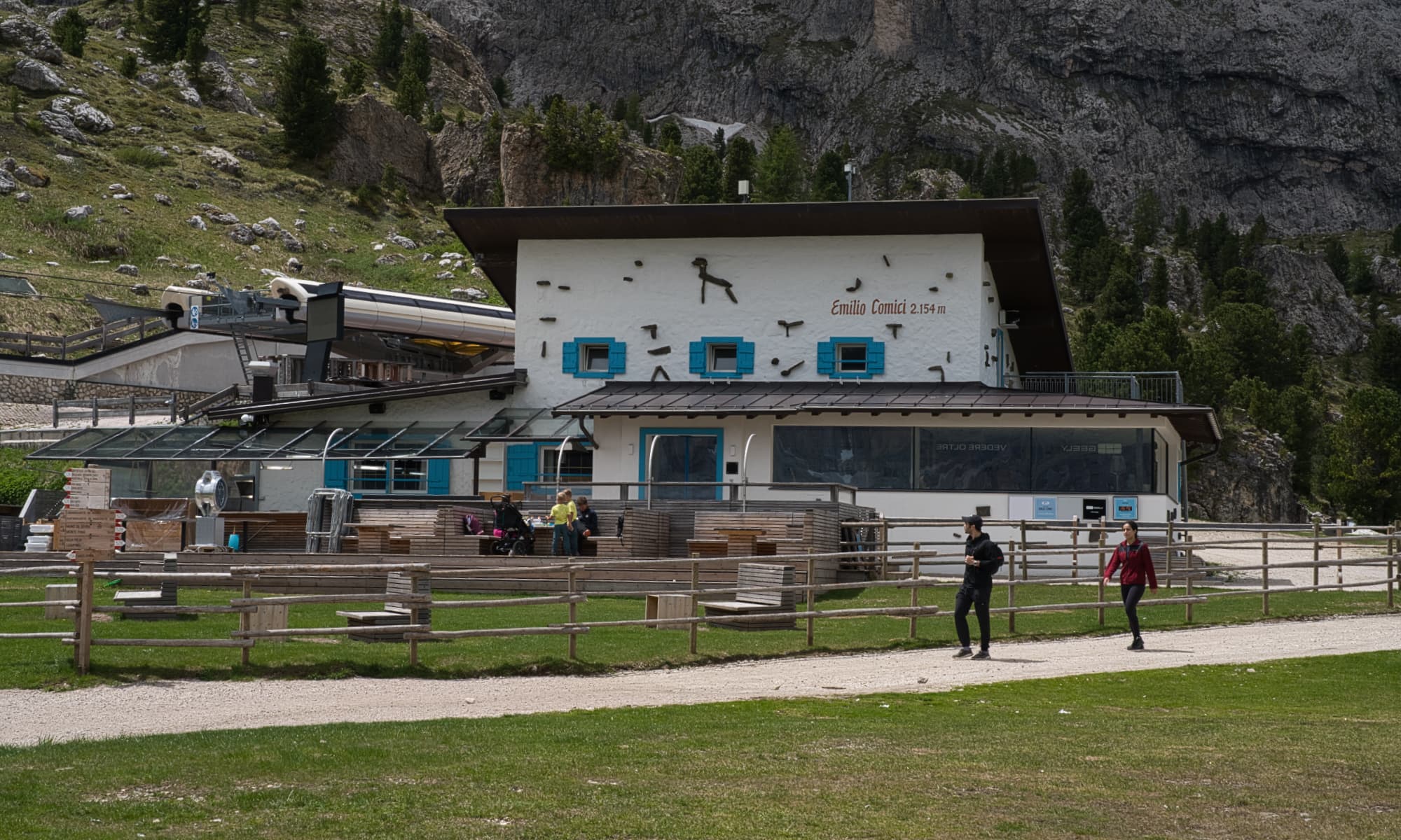 Panoramic tour + hike at the Sassolungo