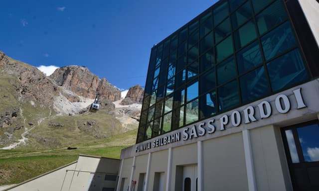 Panoramic tour + hike on the Rosengarten